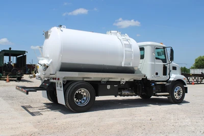 New | in-Stock 2027 MACK MD7 Septic/Sewer/Vacuum Trucks Texas US | Roll Off Truck World #1491897