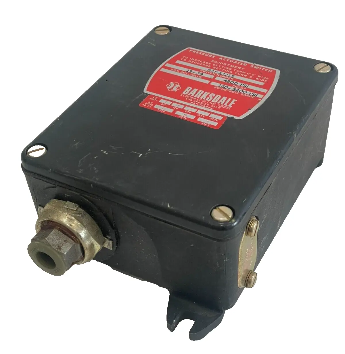 NEW BARKSDALE B2T-A32SS PRESSURE ACTUATED SWITCH 160-3200 PSI B2TA32SS