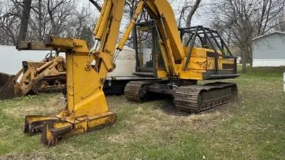 USED 2000 Deere 693B