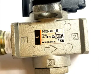 USED SMC 1/4" NPT LOCKOUT PRESSURE RELIEF 3-PORT VALVE 15–145 PSI