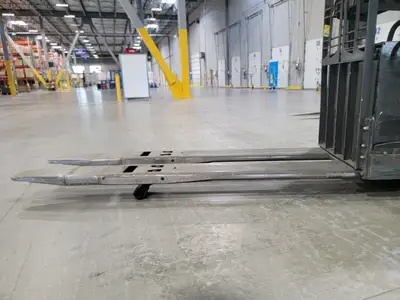 USED RAYMOND 8410