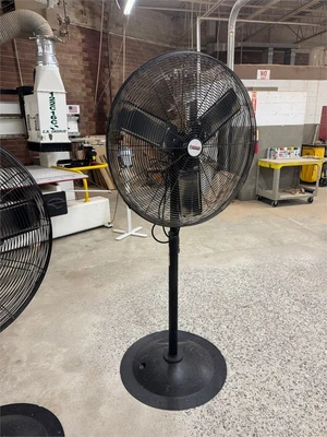 Used CENTRAL MACHINERY 30" PEDESTAL HIGH VELOCITY SHOP Fans North Carolina US | MachineryMax #1352158