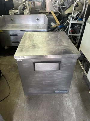 174-0231 True TUC-27 27" Self Contained Undercounter Cooler