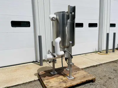 Martin Petersen Co. 33 Gallon Stainless Steel Jacketed Mix Tank