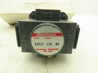 Arrow R352T Pneumatic Air Line Regulator 1/4" NPT 125psi Series R35 Lot of 6