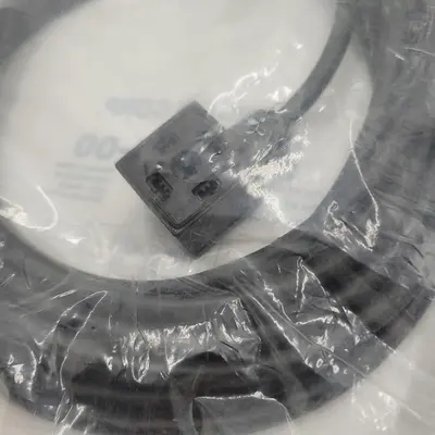 New | in-Stock MENCOM MENCOM VAG-520-00 VALVE CONNECTOR SETDIN A 24V MOV LED 2-E / 5 METERS *NEW SEALED PLASTIC BAGS* Pump & Valve Parts | ND Industrial Surplus #1218214