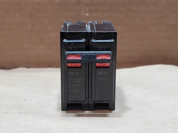 Used CUTLER-HAMMER BR220 Switchgears British Columbia CA | Lenmark #835675