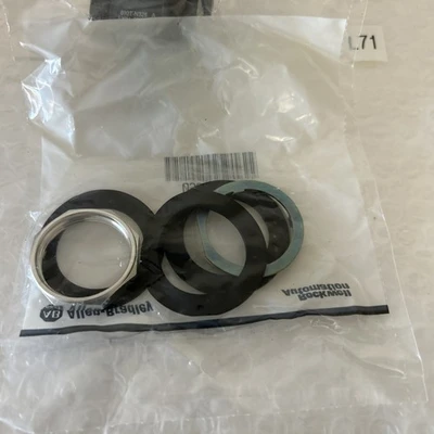 NEW Allen-Bradley 800T-P16B
