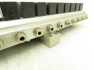 Pneumax OMRB213 Pneumatic Air Manifold Assembly 14 Valves 24vdc 145psi