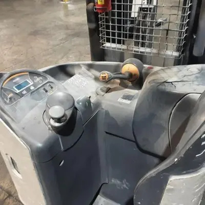 USED 2019 CROWN RR5725-45