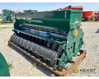 Used PH OUTDOORS _UNKNOWN_ Food Plot Seeders Iowa US | Keast Enterprises #1360437