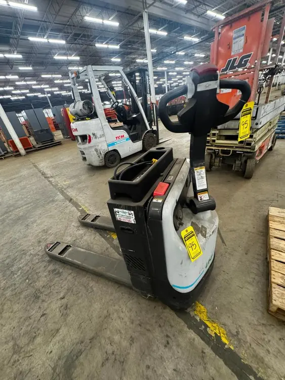 Used _UNKNOWN_ _UNKNOWN_ Electric Pallet Trucks North Carolina US | Myron Bowling Auctioneers Inc #1543545