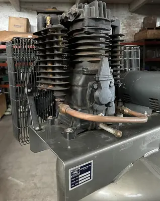 Used BELAIRE 318VL Tank Mounted Air Compressors Illinois US | Pleasant Street Machinery #1329607
