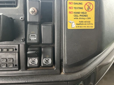 Used 2003 VOLVO VHD 6X4 Dump trucks Michigan US | Miedema Asset Management Group #1414286