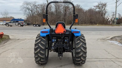 USED 2005 NEW HOLLAND TC35A