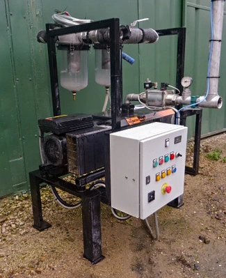 150 m.cu/hr Bush Mink Dry Claw vacuum pumps Type MM 1140 BV 4Kw