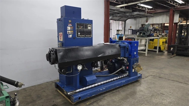 Used HPM 3.5TMC-24 Extruders | Arlington Machinery #876066