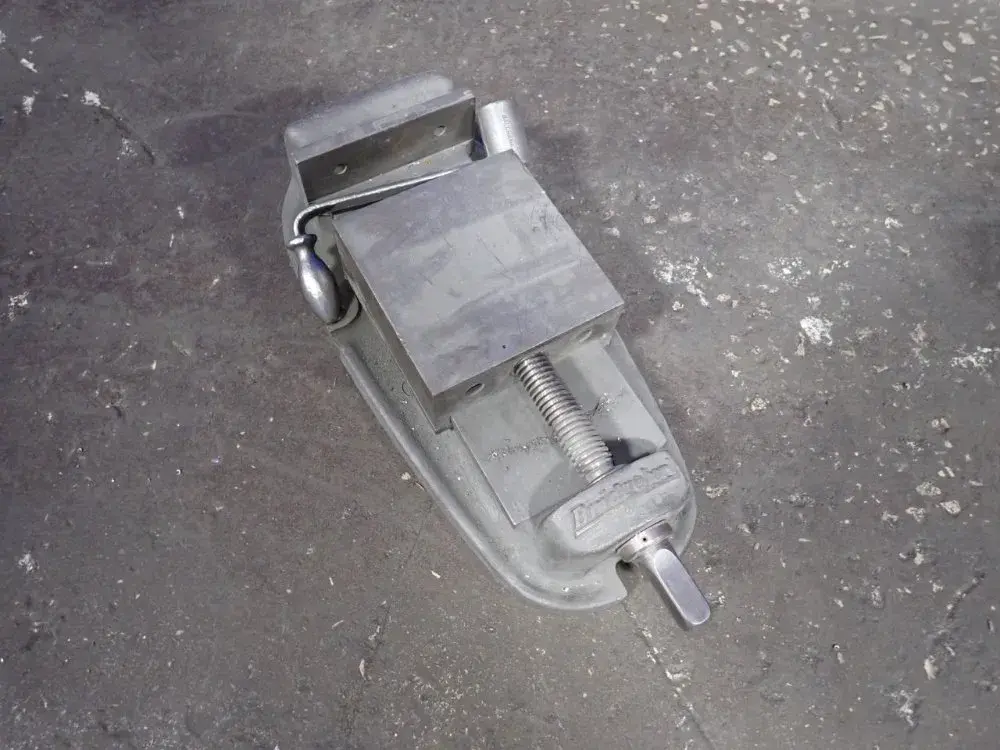 Bridgeport 6" Vise