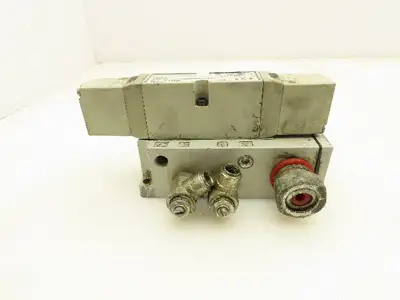 Numatics 122BB400M000061 Pneumatic 4/2 Solenoid Valve w/Manifold Base 24VDC