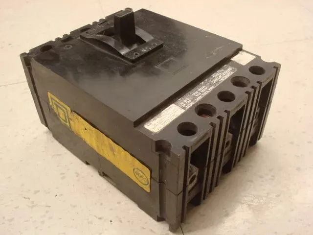 Square D FAL34030 Circuit Breaker 30 Amps 480VAC Black Face Used