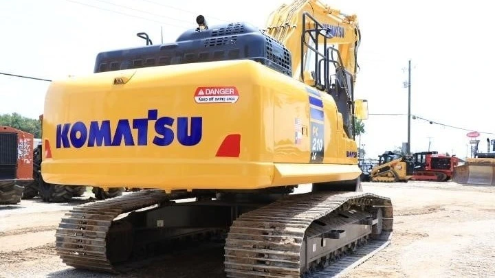 USED 2022 Komatsu PC210 LC-11