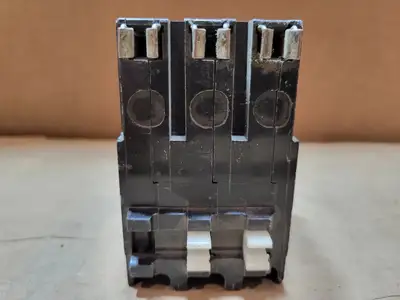 USED SQUARE D QO3100