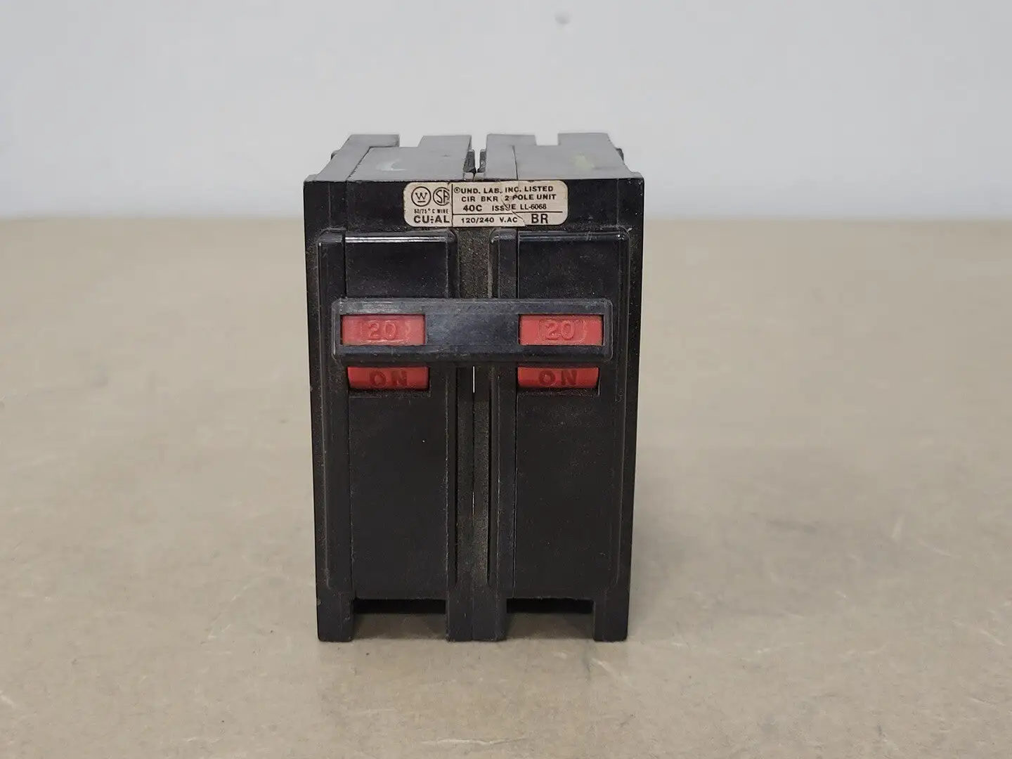 USED BRYANT BR220