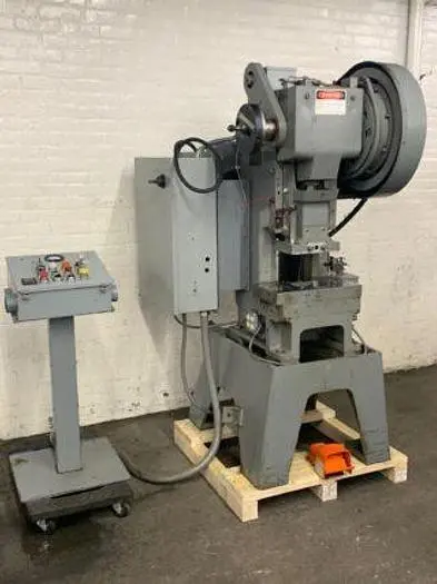 5912-220 Minster Press 16 Ton Type B1-16 1″ Stroke OBI Air Clutch/Air Brake Stamping Press