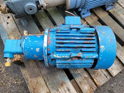 5 hp Electric Motor 5KS184SE205D8 w/ Pump