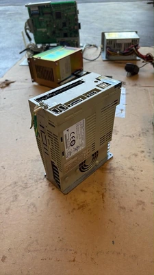 USED YASKAWA SGDS-08A12A