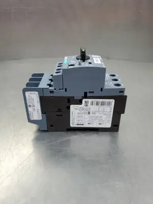 USED Siemens 3RV2011-0GA10 SIRIUS CIRCUIT BREAKER