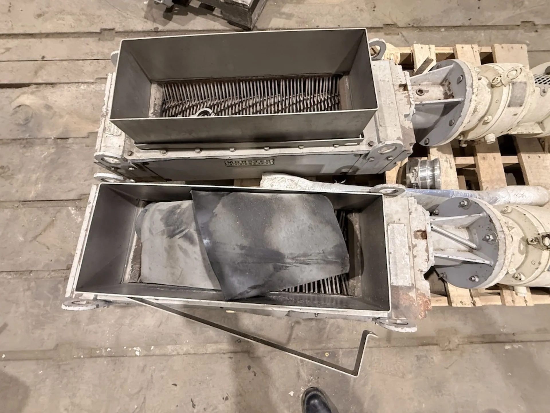 USED JWC ENVIRONMENTAL 3-SHRED-2-H-2400