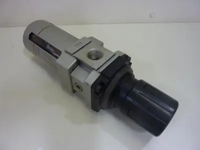 USED SMC REG305