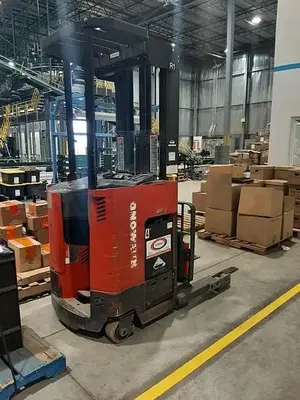 USED 2002 RAYMOND EASI R30TT