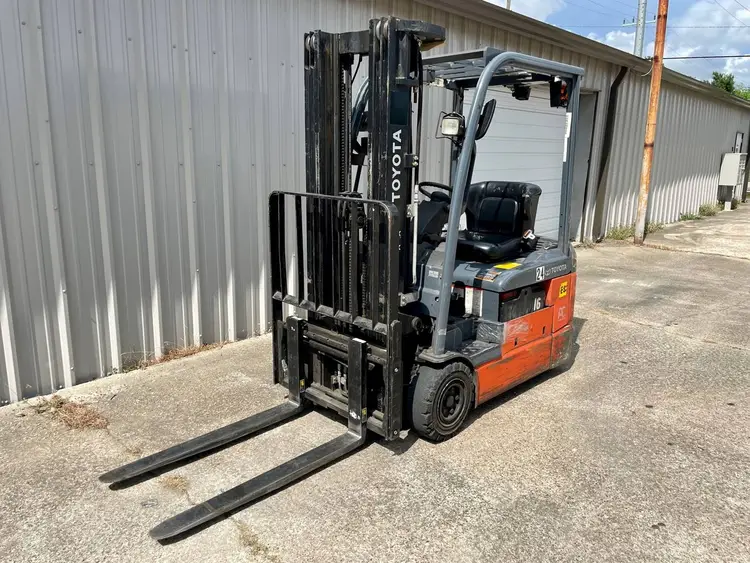 Used 2016 TOYOTA 8FBE18U 3-Wheel Sit down Electric Counterbalance Forklifts Texas US | TB Forklifts #1274963