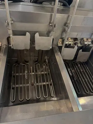 Frymaster FPPH317BLSE Electric Fryer - (3) 50 lb Vats, Floor Model, 208v/3ph