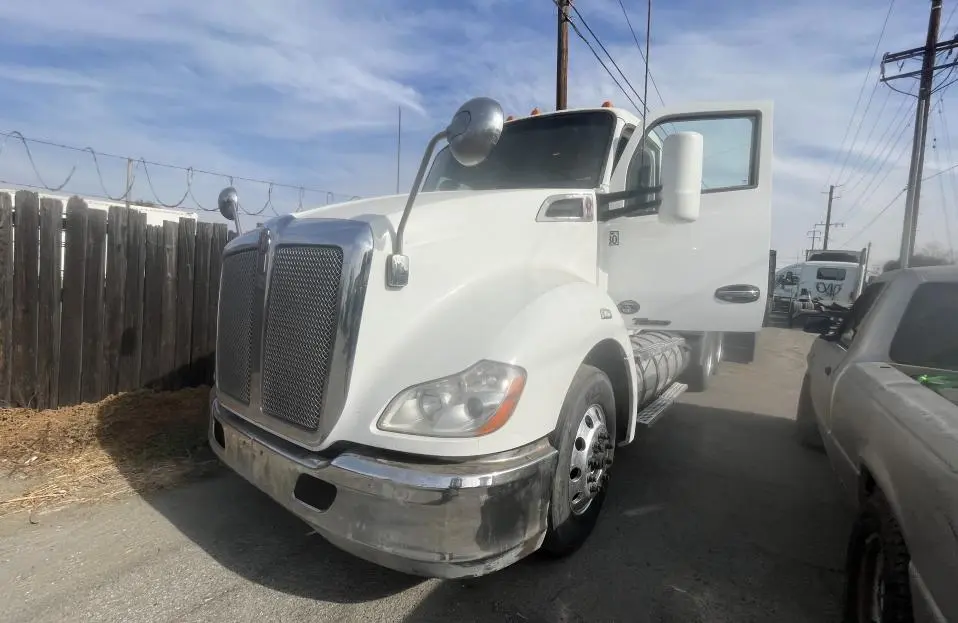 USED 2015 KENWORTH T680