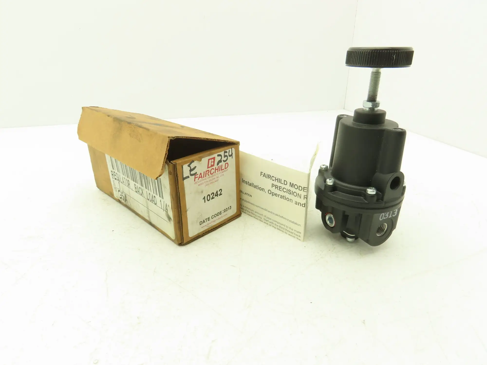 Fairchild 10242 Kendall Pressure Regulator 1/4" NPT 1/2-30PSI Range 1-60 PSIG