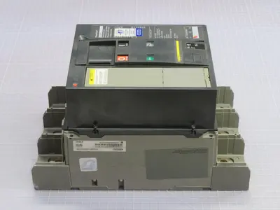 Used SCHNEIDER 1200 PJF36000S12AGSKMC Circuit Breakers Texas US | Aucto #1308415