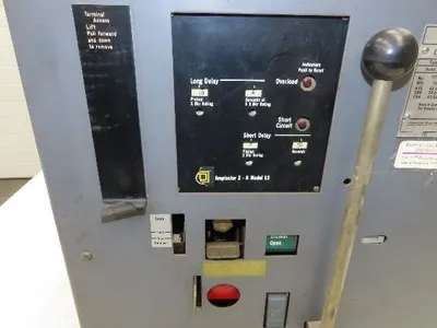 Square D DS 416 Air AC Circuit Breaker 600VAC 1600A 3 Pole Amptector I-A