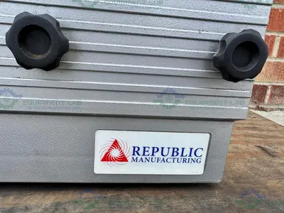 USED REPUBLIC DRT-3100 DRY-RUNNING ROTARY VANE VACUUM PUMP W/ EUROVAC 5.5 KW MOTOR