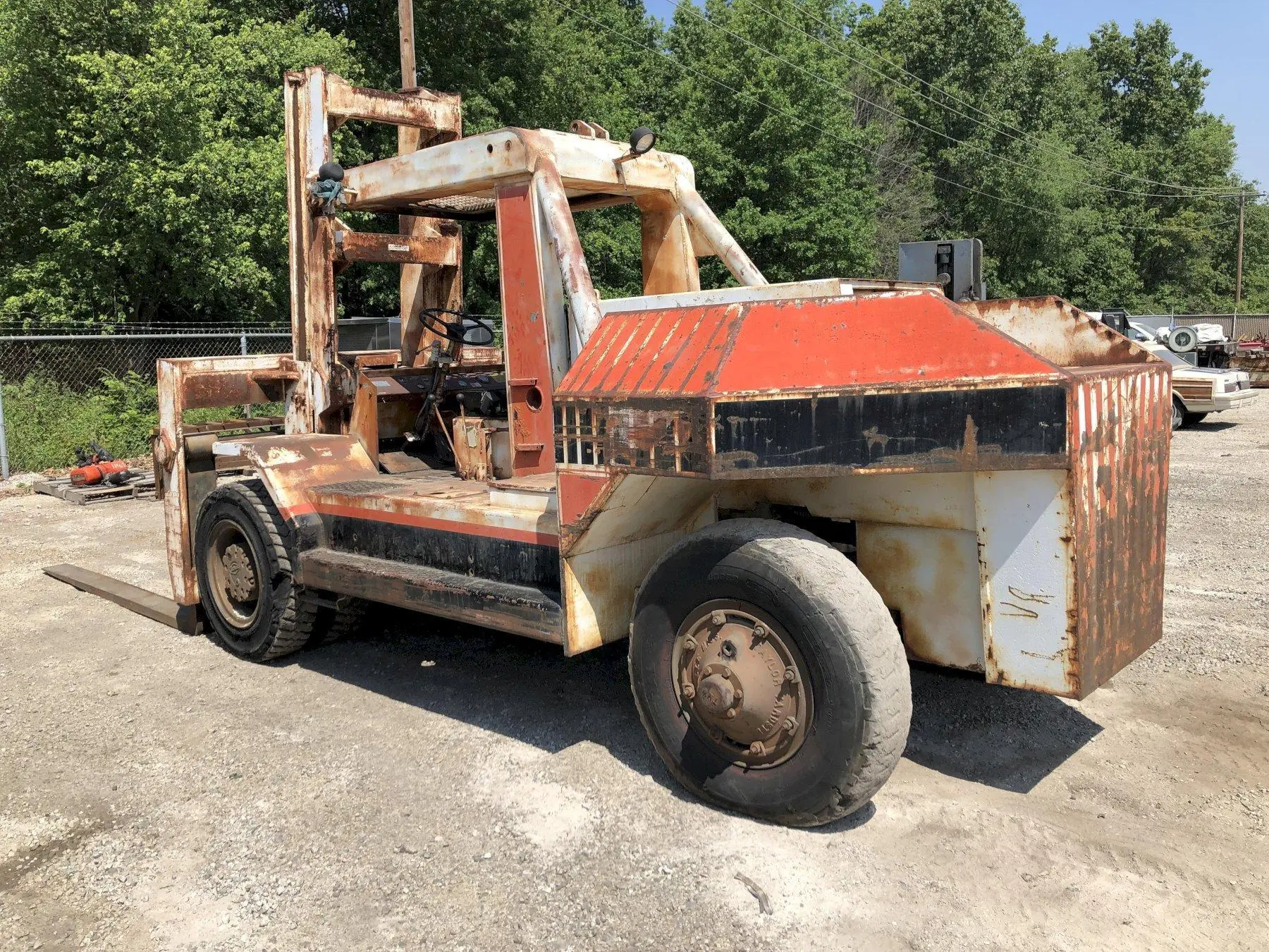 30,000 LBS TAYLOR MODEL #TC-30 FORKLIFT: STOCK #18138