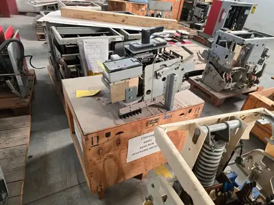 Used _UNKNOWN_ _UNKNOWN_ Circuit Breakers Indiana US | Myron Bowling Auctioneers Inc #1503991