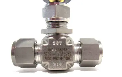 NEW SWAGELOK SS-1VS8 NEEDLE VALVE SS1VS8