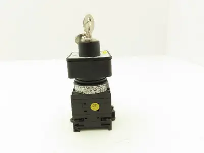 Moeller T0-3-71374GB Key Switch Manual Motor Controller 3PH 2Pos 16A 600VAC 10HP