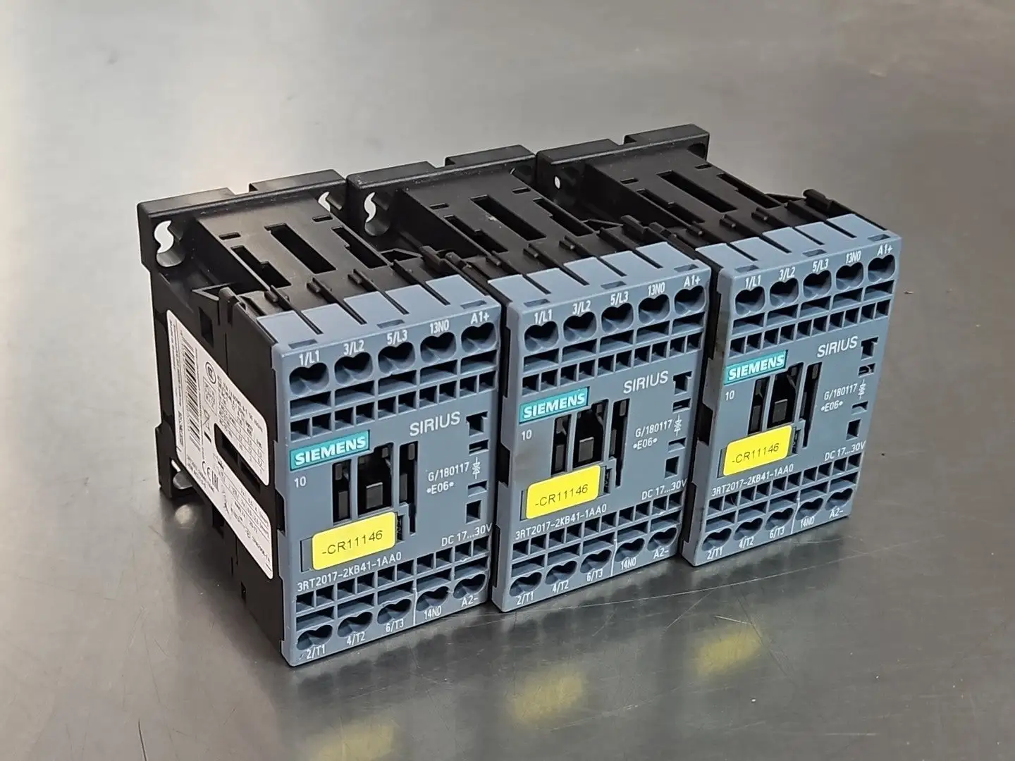 USED SIEMENS 3RT2017-2KB41-1AA0