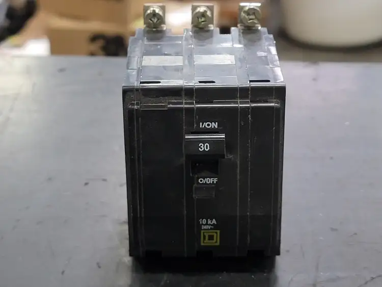 Used SQUARE D QOB330 Switchgears British Columbia CA | Lenmark #327865