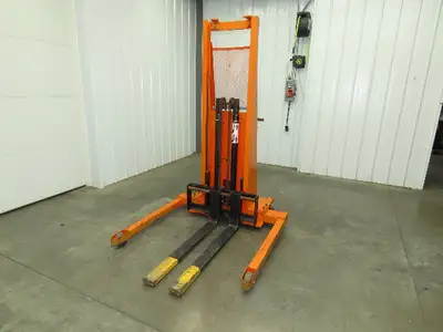 Presto PSA2762 Manual Walkie Straddle Pallet Stacker 12V Lift 2700 Lb 60" Truck
