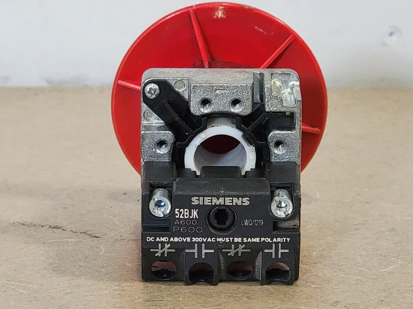 USED SIEMENS 52PP2W2A