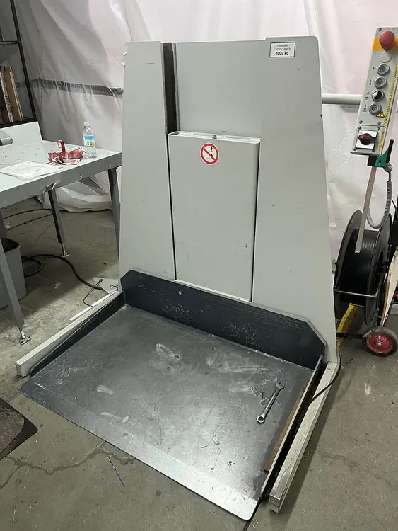 Used 2007 POLAR LW-1000-4 PAPER PILE LIFT Paper Cutters Illinois US | Capital Equipment Solutions #468426